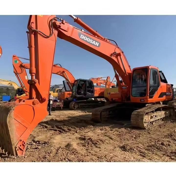 Doosan DH 225 Pásové rýpadlá