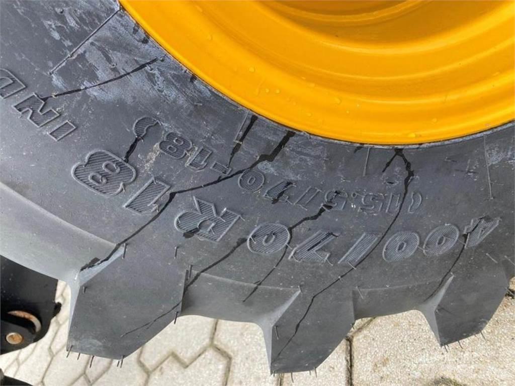 JCB 407 Kolesové nakladače