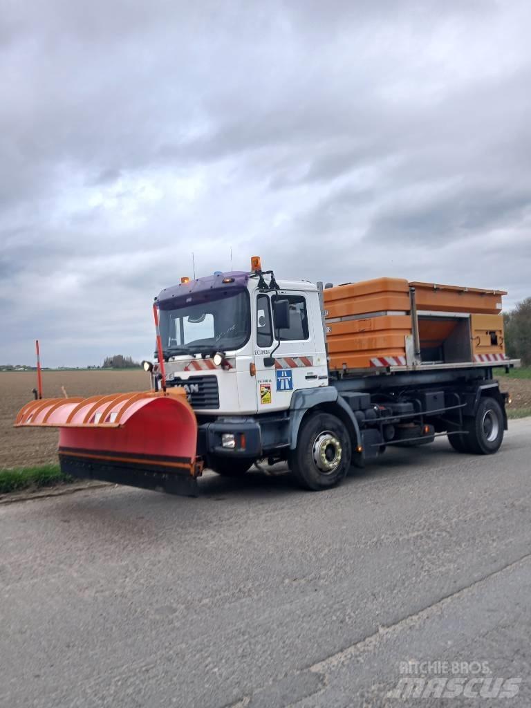 MAN FE 310 Hákový nosič kontajnerov
