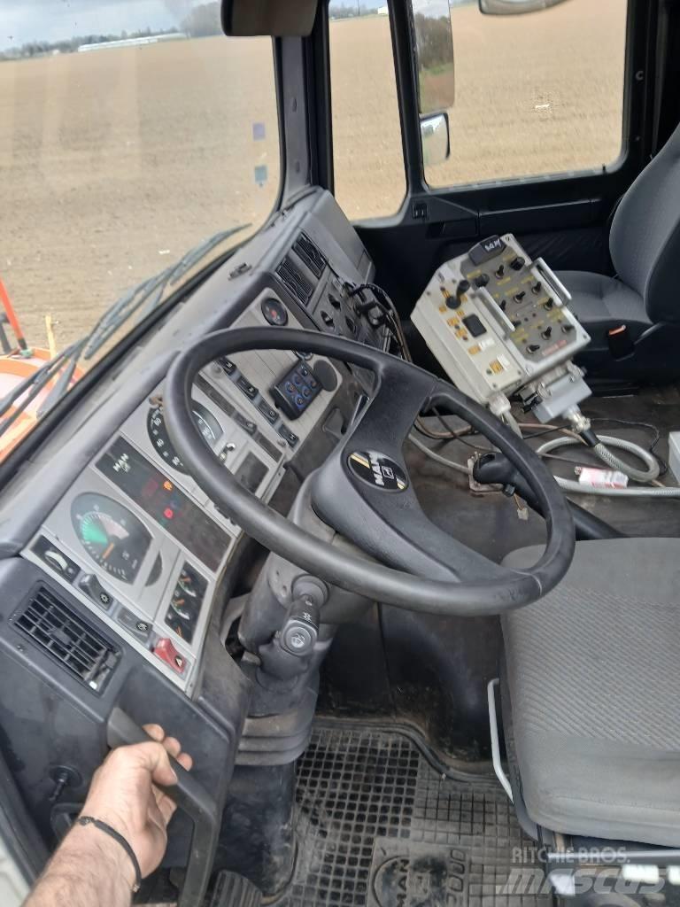 MAN FE 310 Hákový nosič kontajnerov