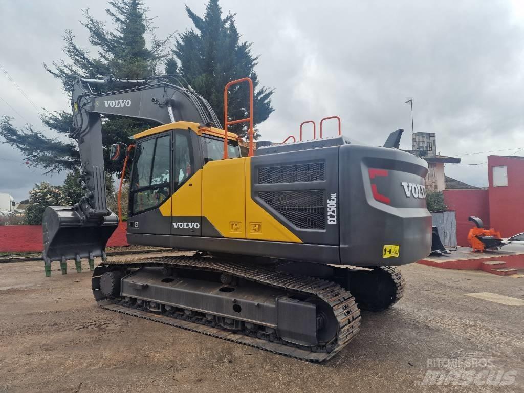 Volvo EC 250 ELN Pásové rýpadlá
