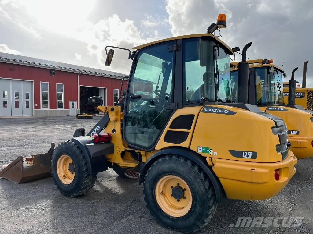 Volvo L 25 F Kolesové nakladače