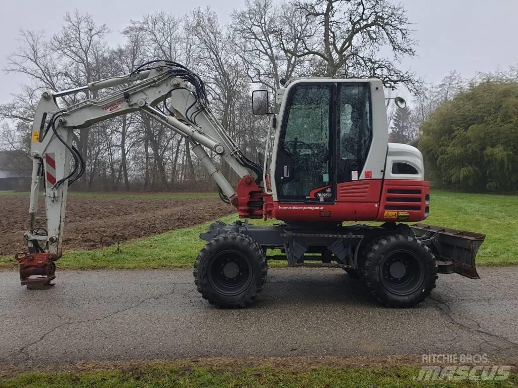 Takeuchi TB 295 W Kolesové rýpadlá
