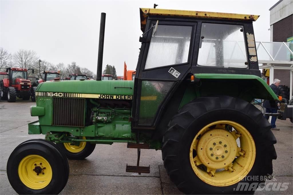 John Deere 1640 Traktory