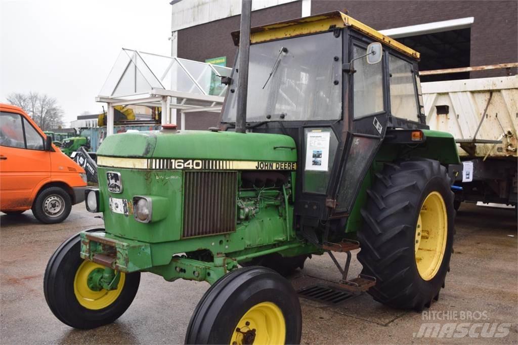 John Deere 1640 Traktory
