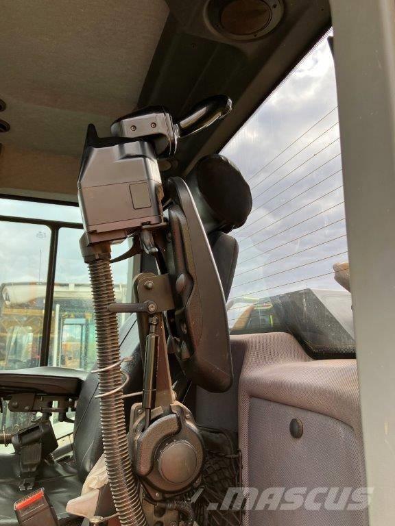 Liebherr L 566 Kolesové nakladače