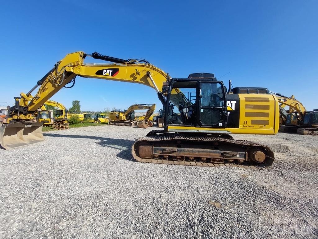 CAT 326 F L Pásové rýpadlá