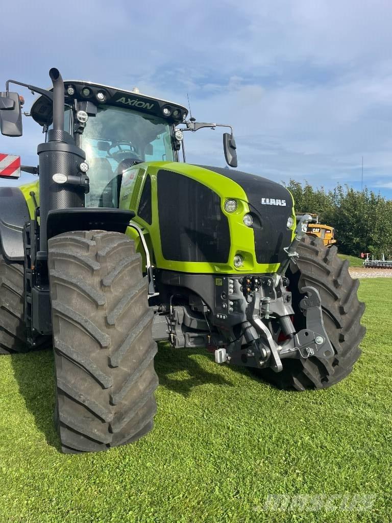 CLAAS AXIO 960 Traktory