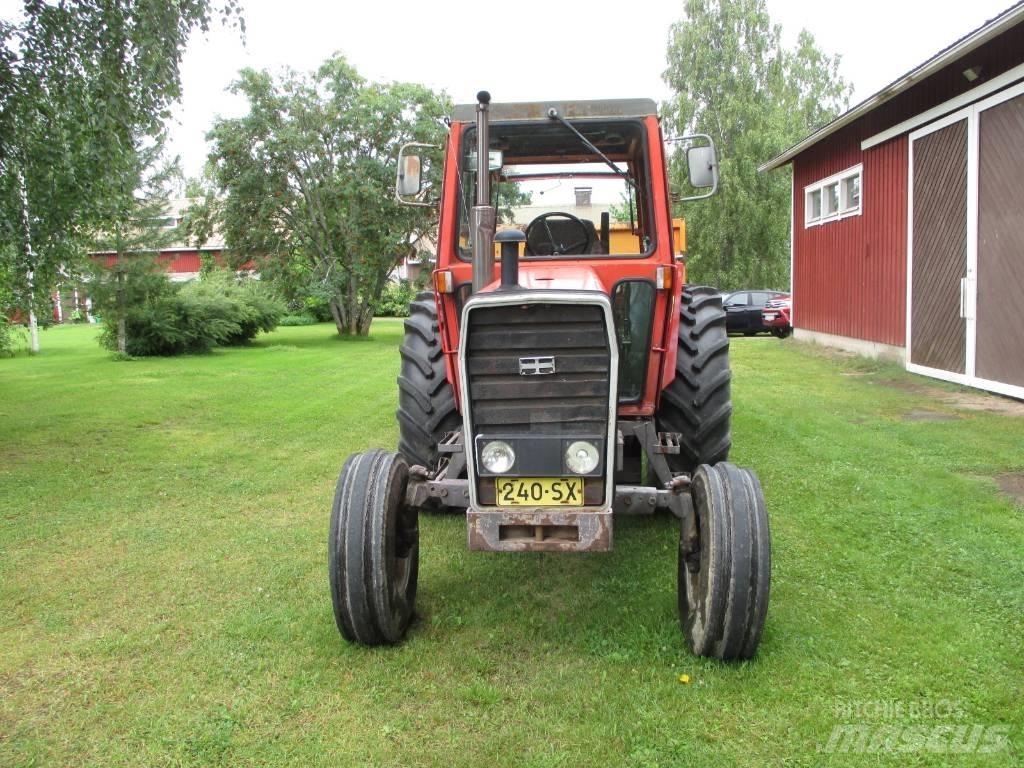 Massey Ferguson 590 Traktory