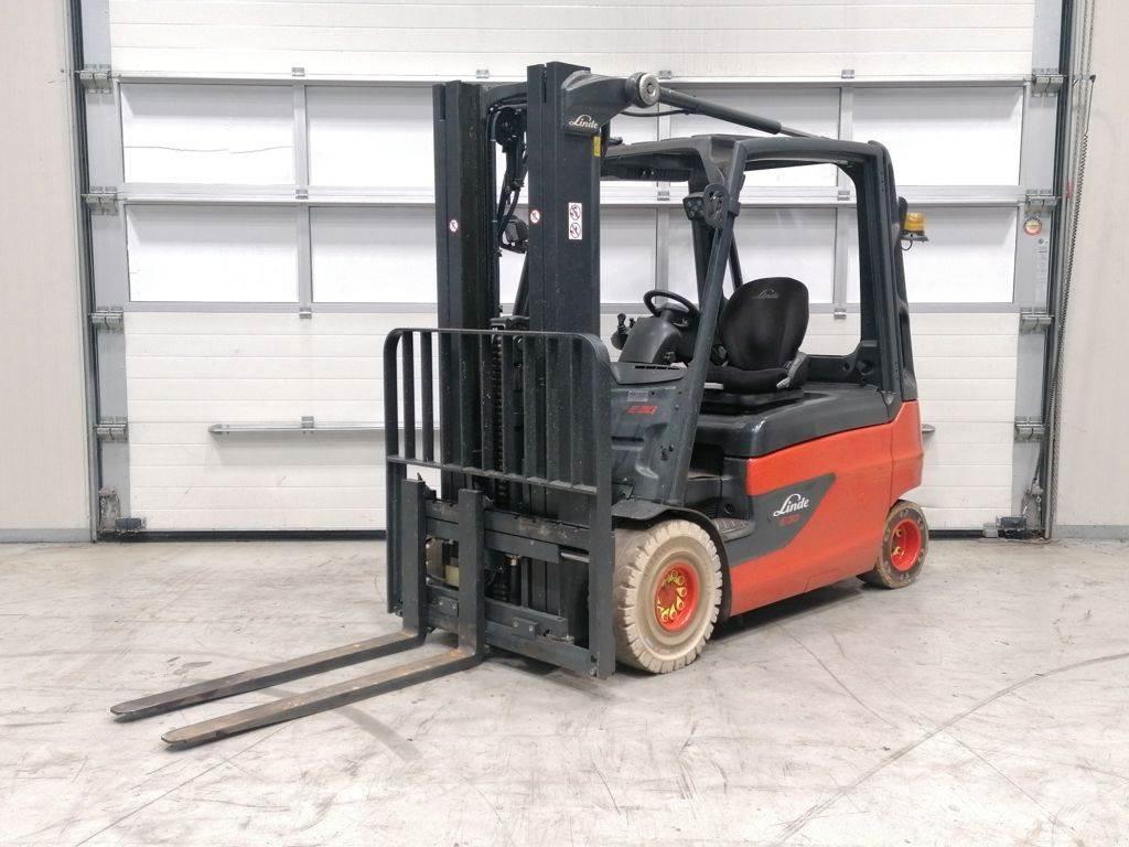Linde E30L-01 Akumulátorové vozíky