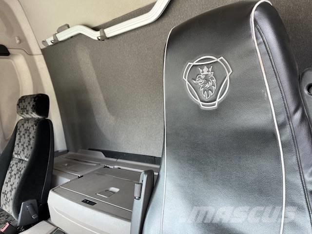 Scania P 280 Nákladné vozidlá s bočnou zhrnovacou plachtou