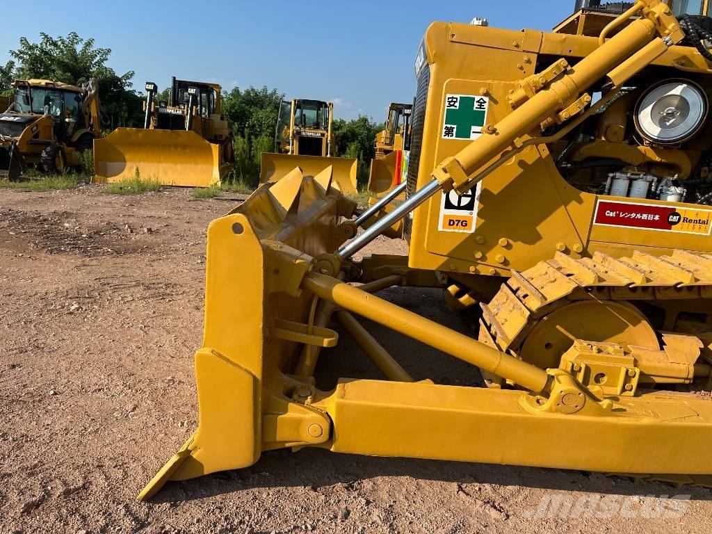 CAT D7G Pásové dozéry