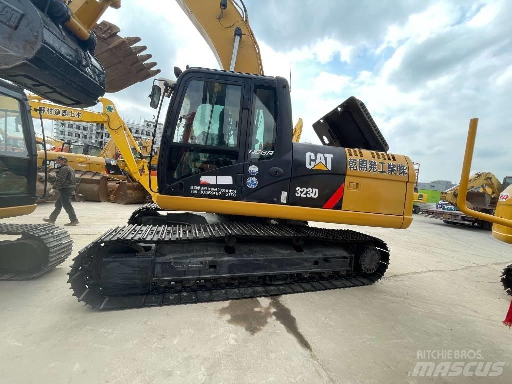 CAT 323D Pásové rýpadlá