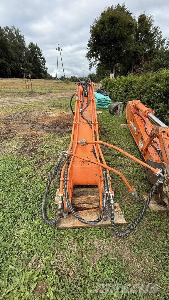 Doosan DX 225 Pásové rýpadlá
