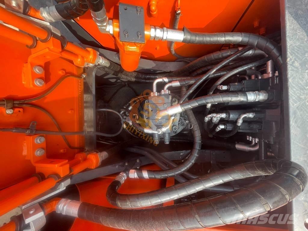 Doosan DX300LC-9C Pásové rýpadlá