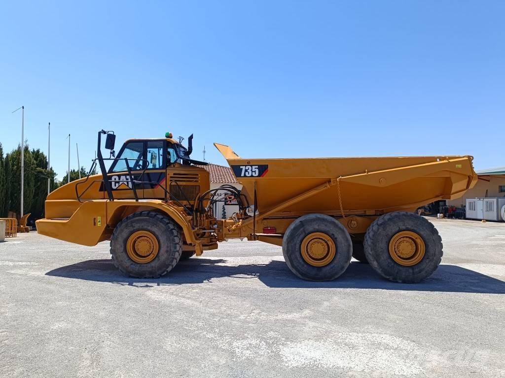 CAT 735 Kĺbové nákladné autá