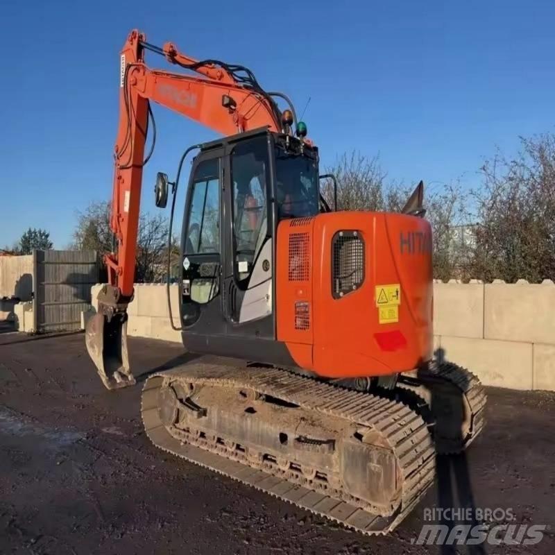 Hitachi ZX 135 Pásové rýpadlá