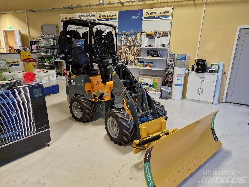 GiANT G1100 Viacúčelové nakladače