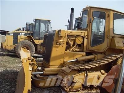 CAT D 5 H Pásové dozéry