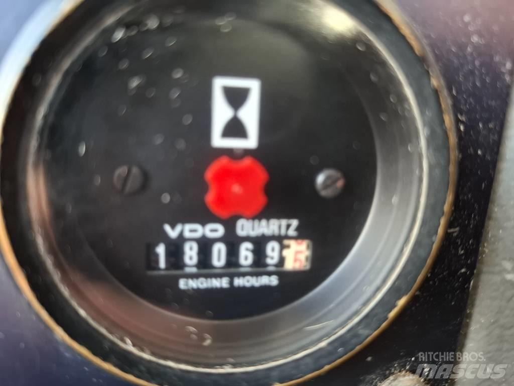 Volvo L70B Kolesové nakladače
