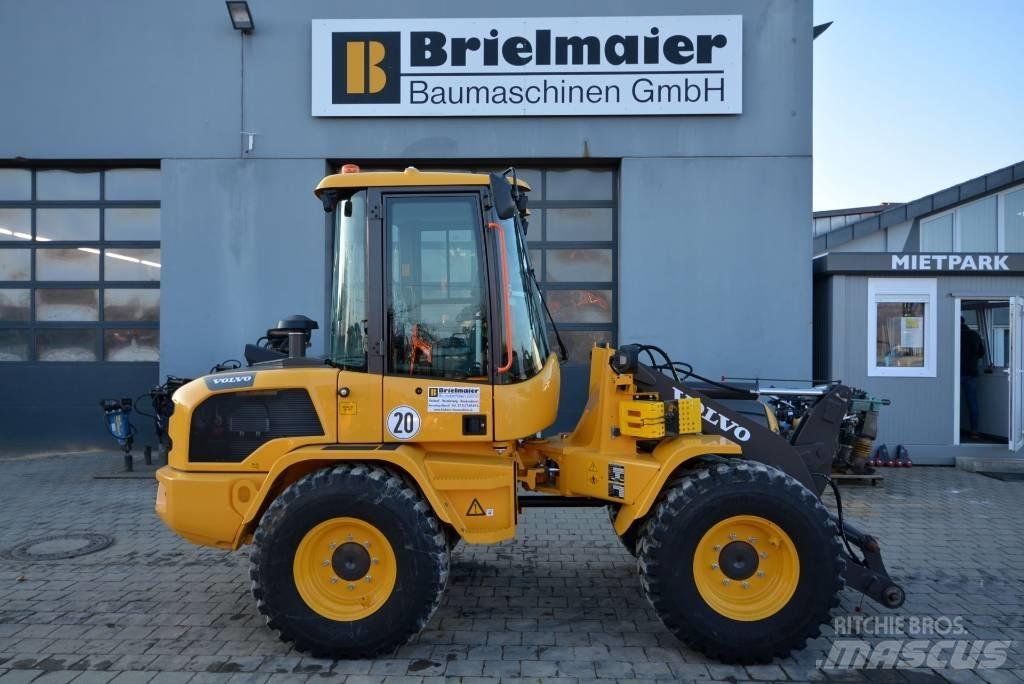 Volvo L 30 H Kolesové nakladače