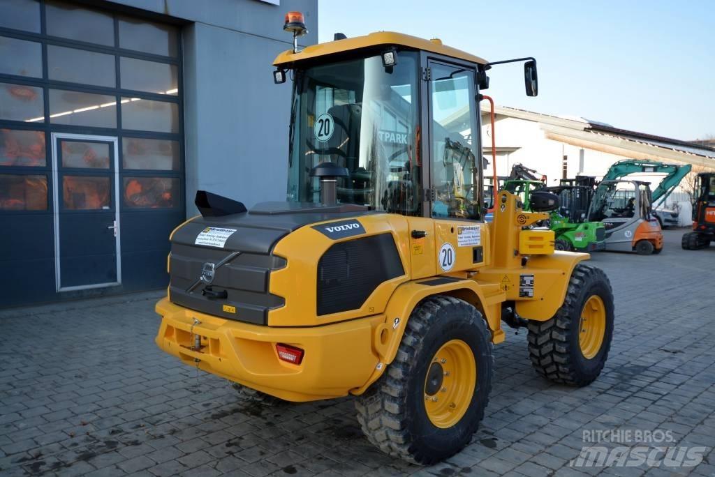 Volvo L 30 H Kolesové nakladače
