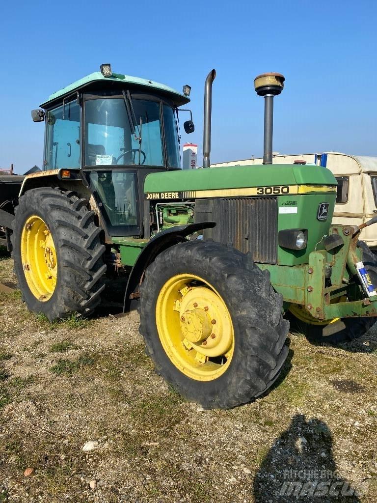 John Deere 3050 4WD Traktory