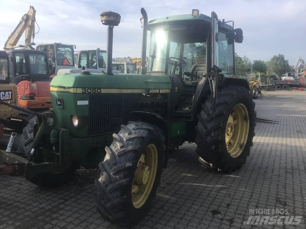 John Deere 3050 4WD Traktory