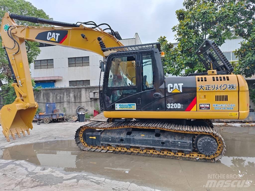 CAT 320 D2 Pásové rýpadlá