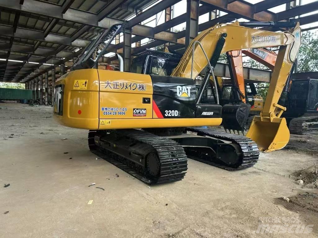 CAT 320 D2 Pásové rýpadlá