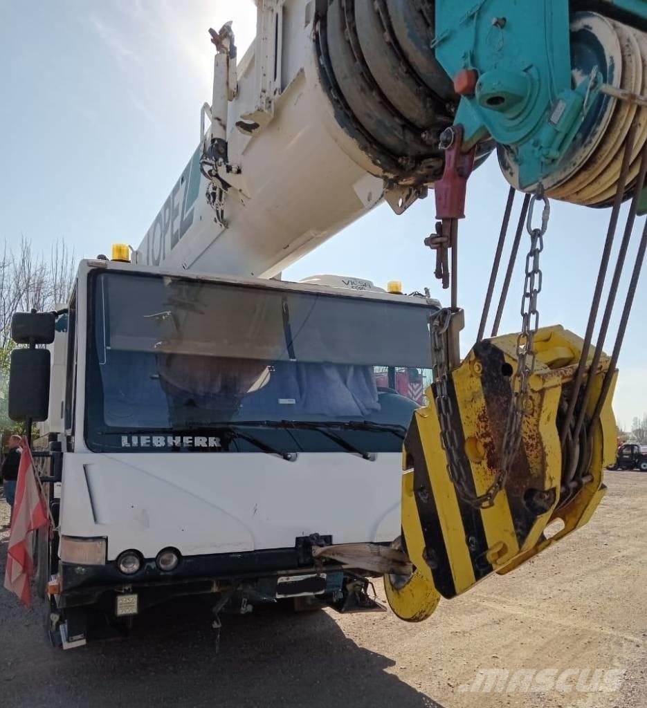 Liebherr LTM 1060-2 Univerzálne terénne žeriavy