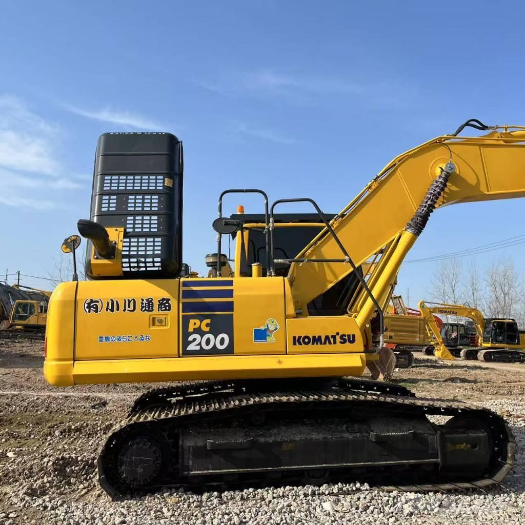 Komatsu PC 200 Pásové rýpadlá