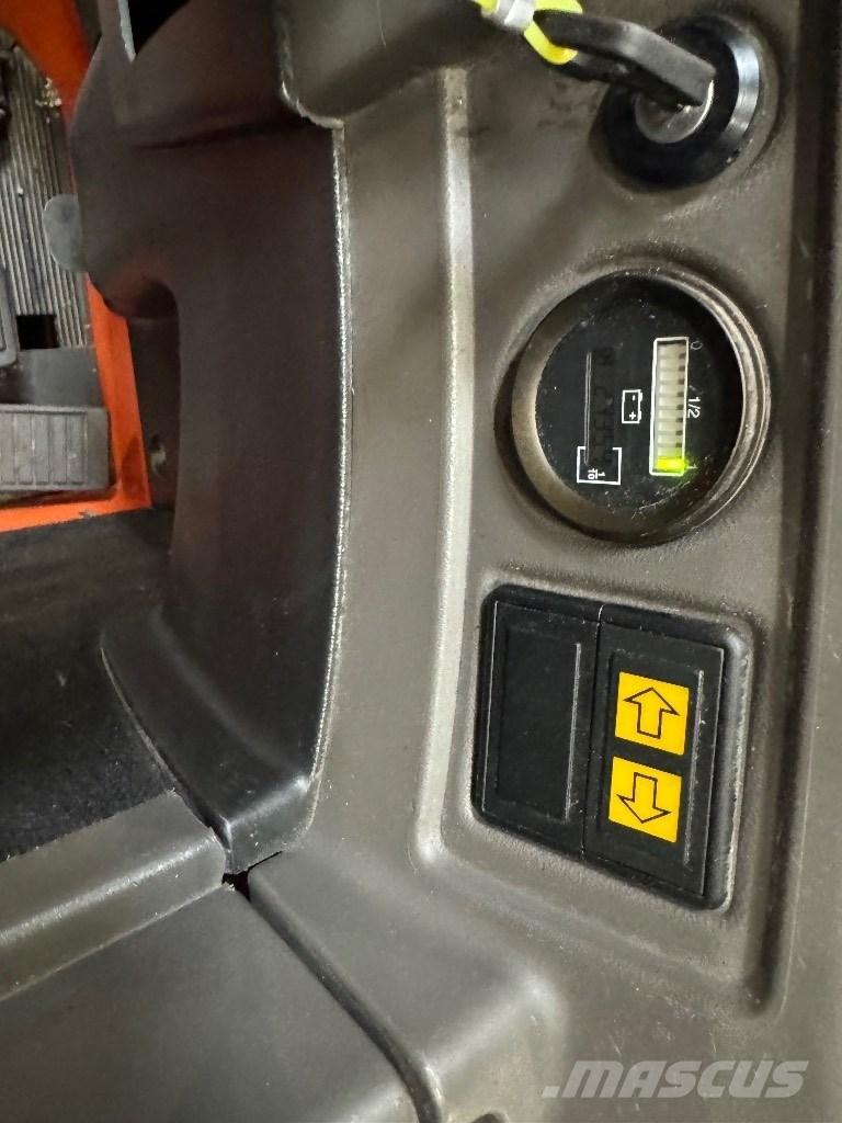 Toyota SRE135L Samohybné vozíky