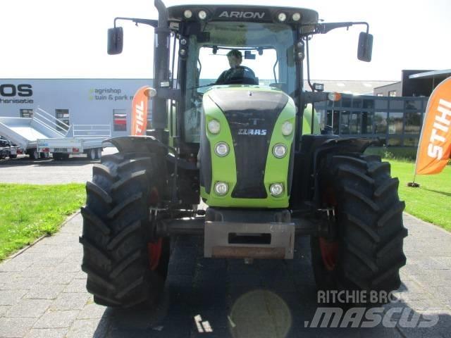 CLAAS Arion 520 Traktory
