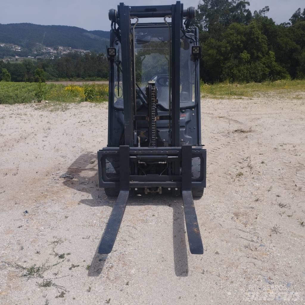 Linde E 25 Akumulátorové vozíky