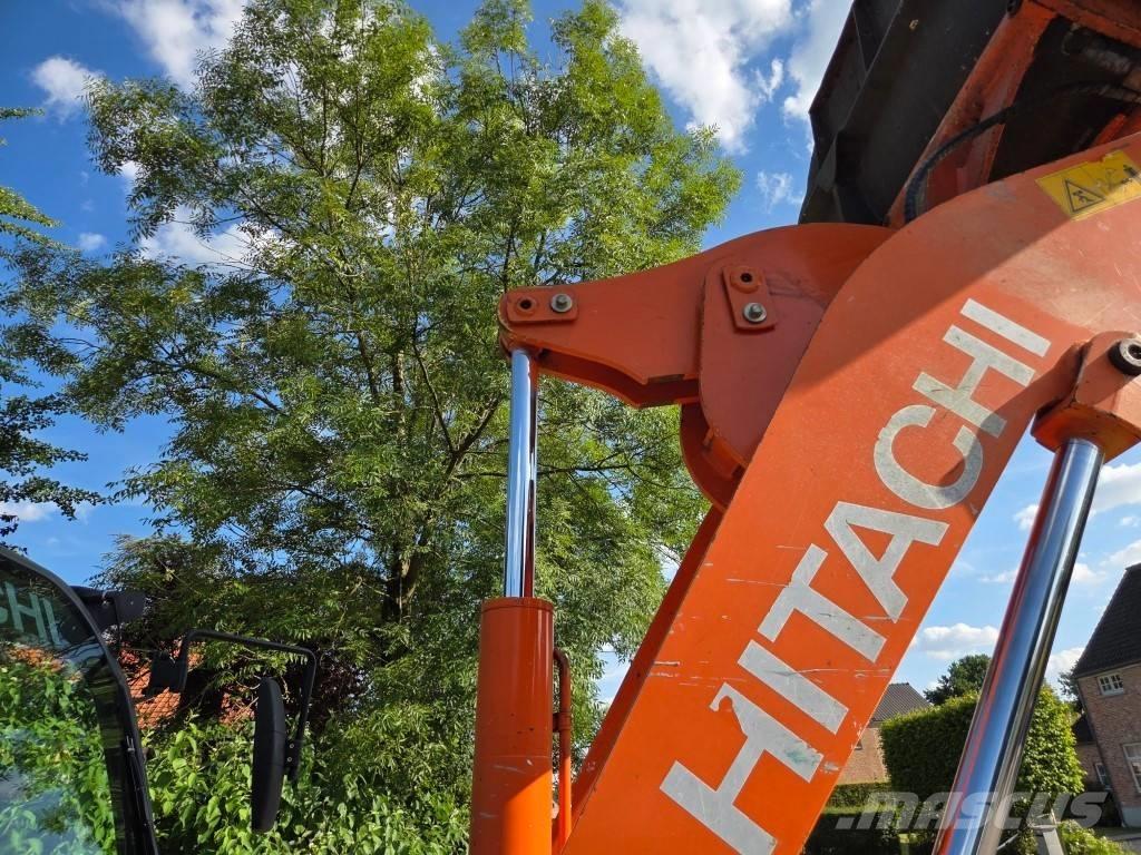 Hitachi ZW 75 Kolesové nakladače