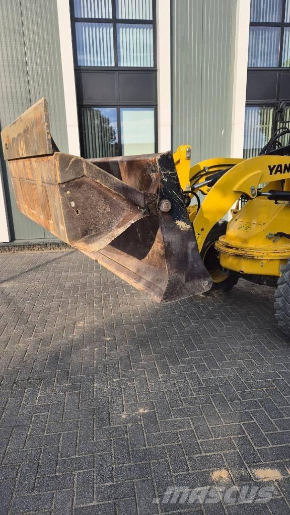 Yanmar V70s Kolesové nakladače