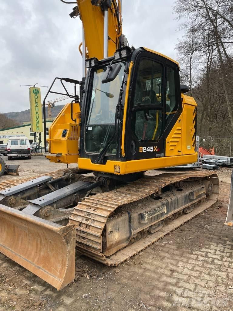 JCB 245 XR Pásové rýpadlá