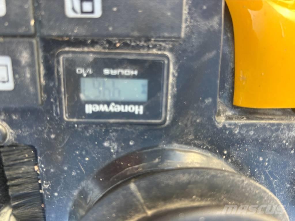 JCB 8010 CTS Mini rýpadlá < 7t