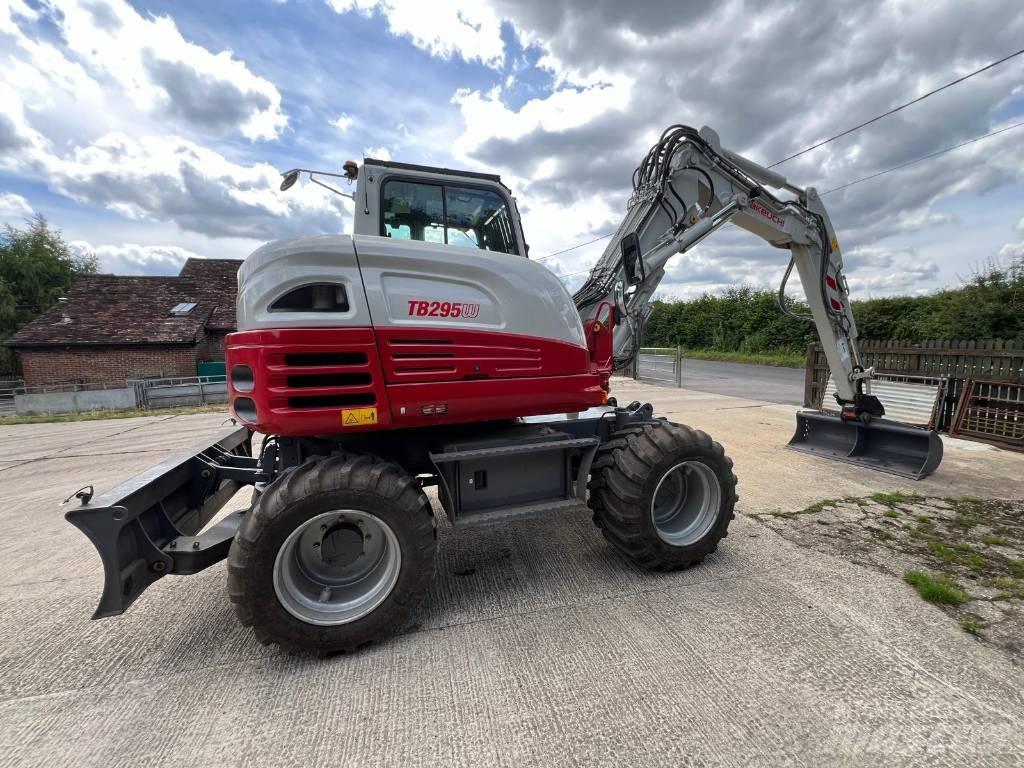 Takeuchi 295w Kolesové rýpadlá