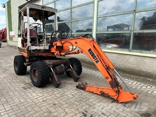 Kubota KH 16- W Kolesové rýpadlá