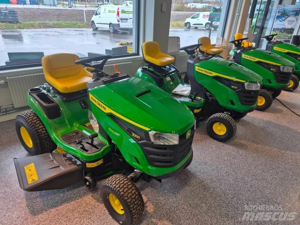 John Deere X 107 Samochodné kosačky