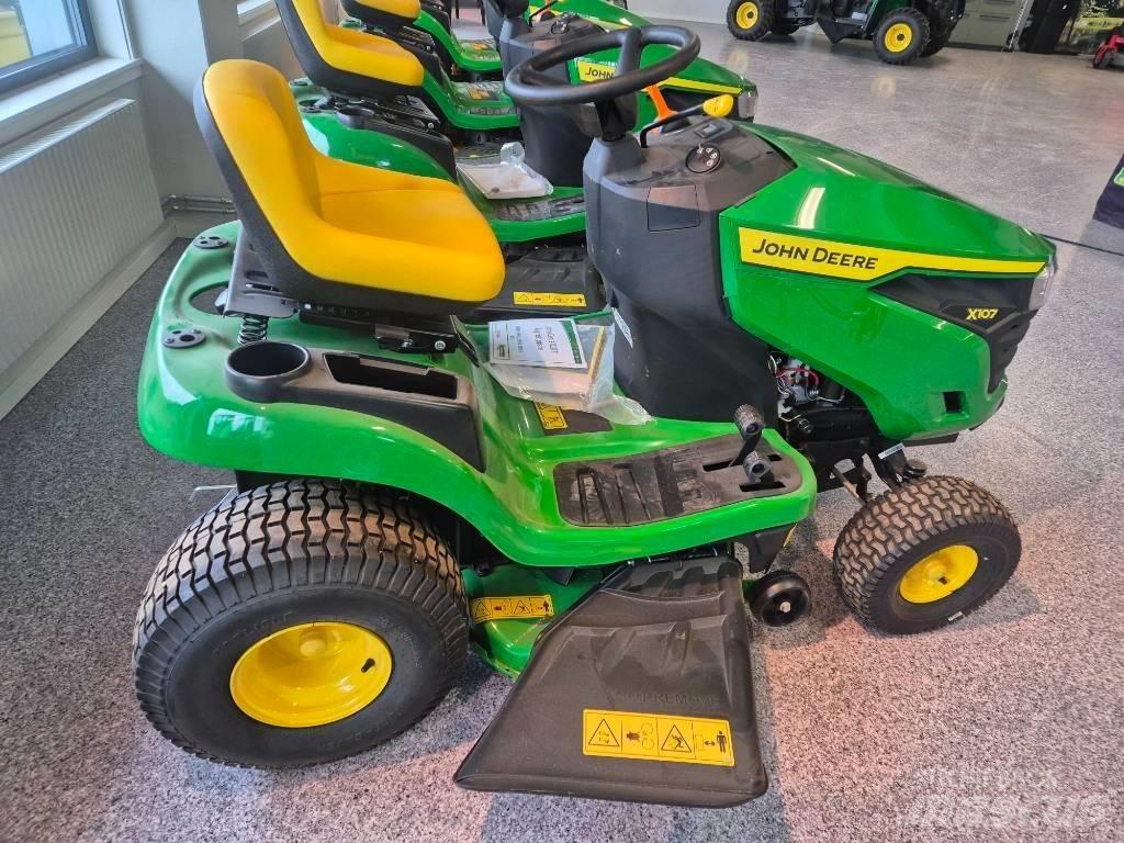 John Deere X 107 Samochodné kosačky