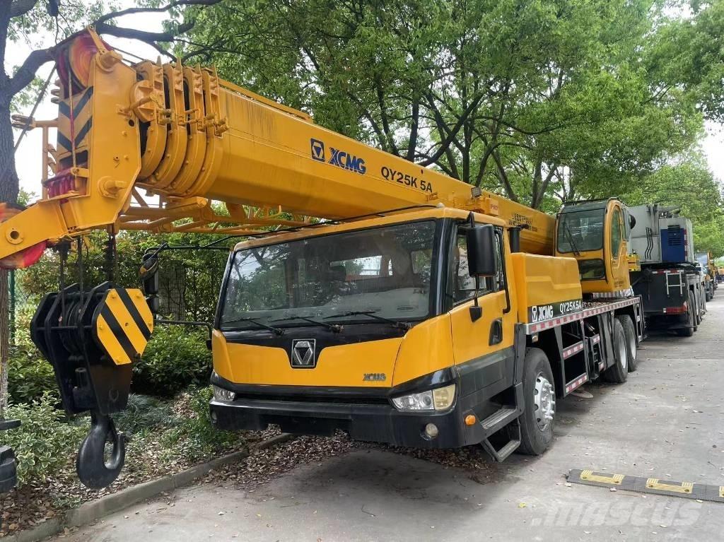 XCMG XCT25 Univerzálne terénne žeriavy