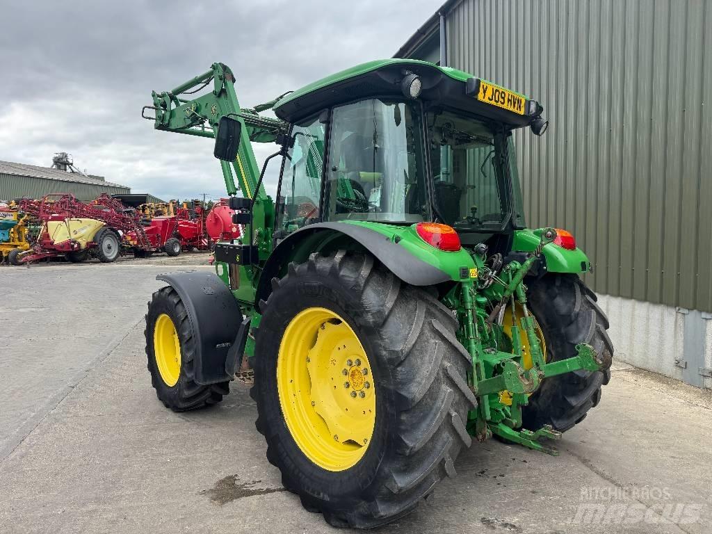John Deere 5100 R Traktory
