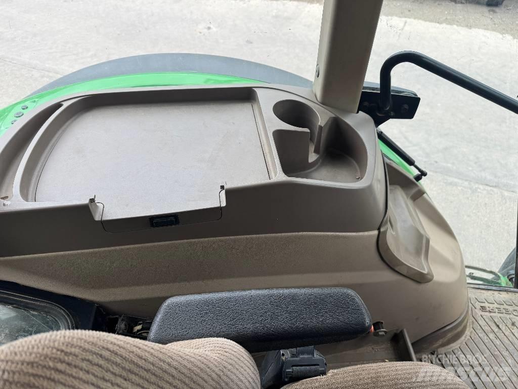 John Deere 5100 R Traktory
