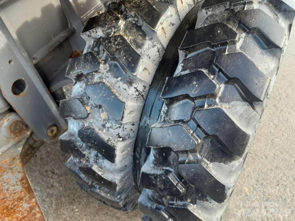 Takeuchi TB 295 W Kolesové rýpadlá