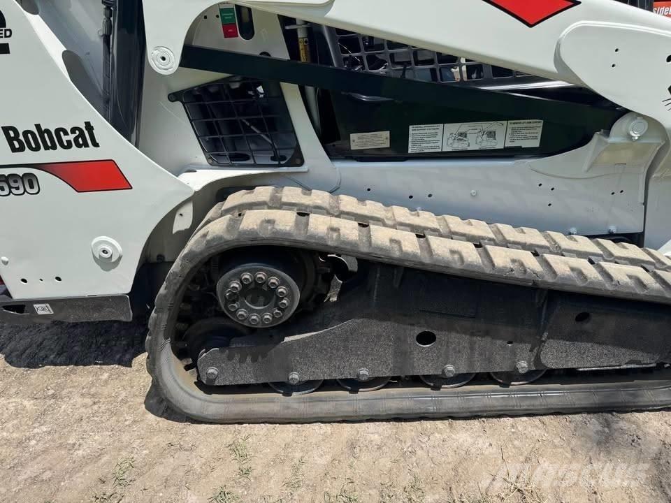 Bobcat T 590 Šmykom riadené nakladače