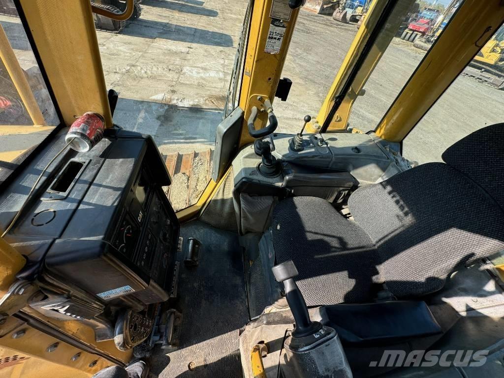 CAT D 6 N LGP Pásové dozéry