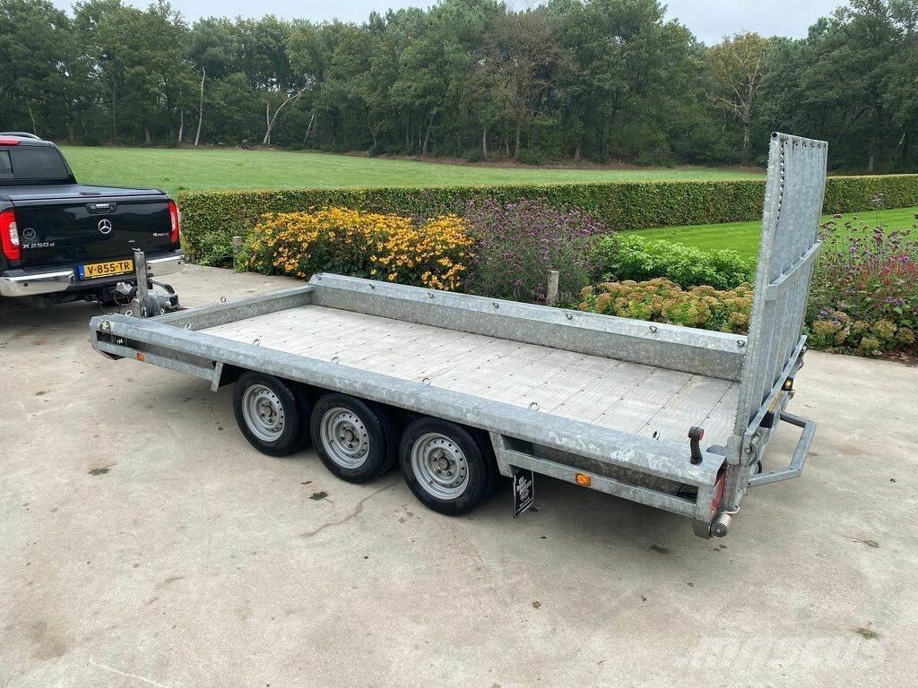 Hulco terrax 3 Prívesy na prepravu automobilov